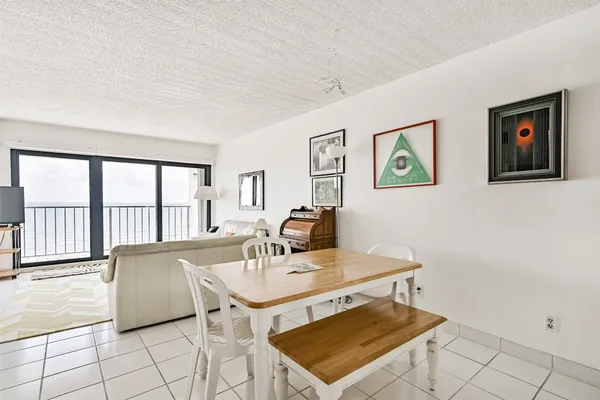 $335,000 | 7310 Seawall Boulevard, Unit 705, Galveston, TX 77551