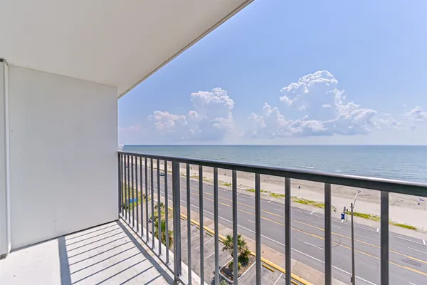 $335,000 | 7310 Seawall Boulevard, Unit 705, Galveston, TX 77551