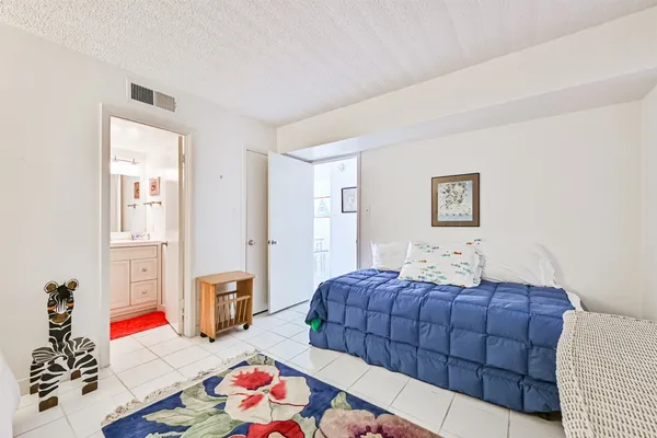$335,000 | 7310 Seawall Boulevard, Unit 705, Galveston, TX 77551