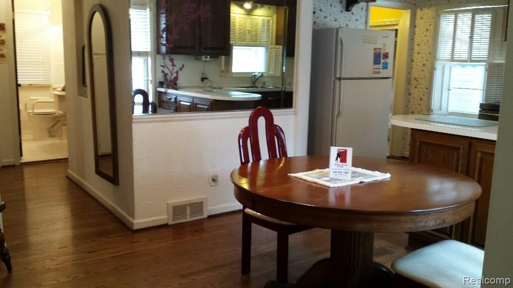 1710 Sheffield Road Birmingham, MI 48009 - Photo 5 of 21 20160429_154937_resized.jpg