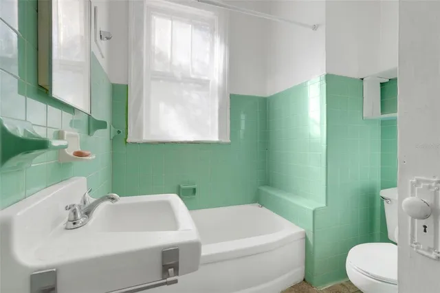 $420,000 | 225 North Sans Souci Avenue, Deland, FL 32720