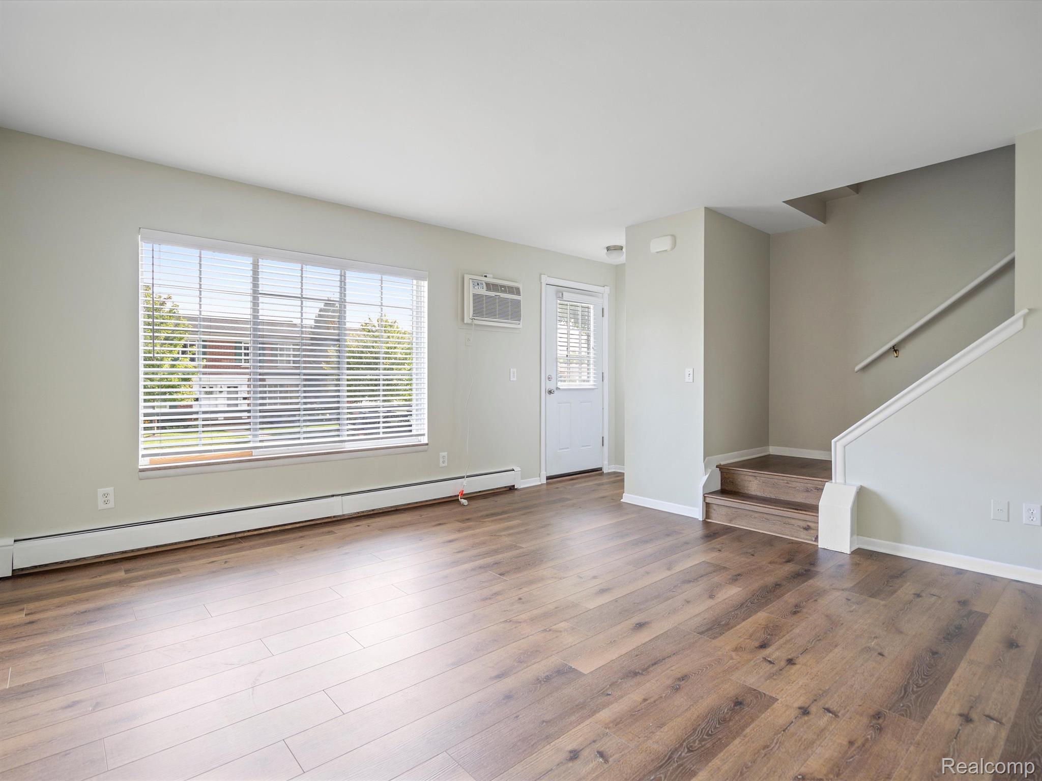 423 Miller Avenue Rochester, MI 48307 - Photo 8 of 26 Gallery Image 8