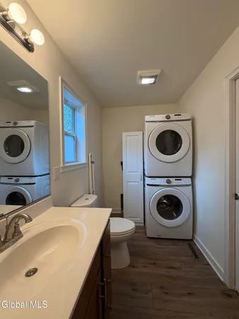 $2,300 | 36 Vly Road, Unit 38B, Colonie, NY 12205