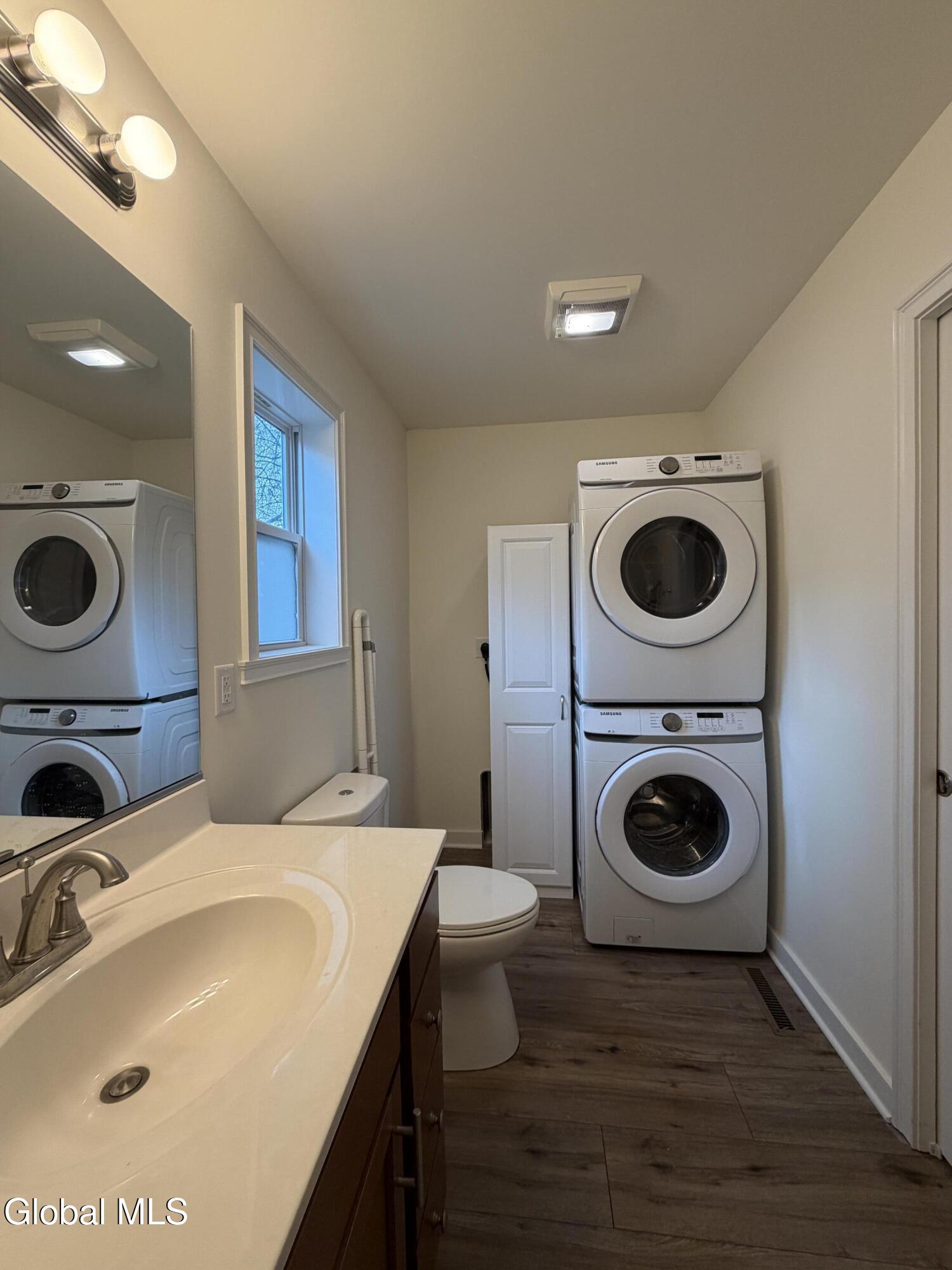 36 Vly Road, Unit 38B Colonie, NY 12205 - Photo 11 of 20 Full bath