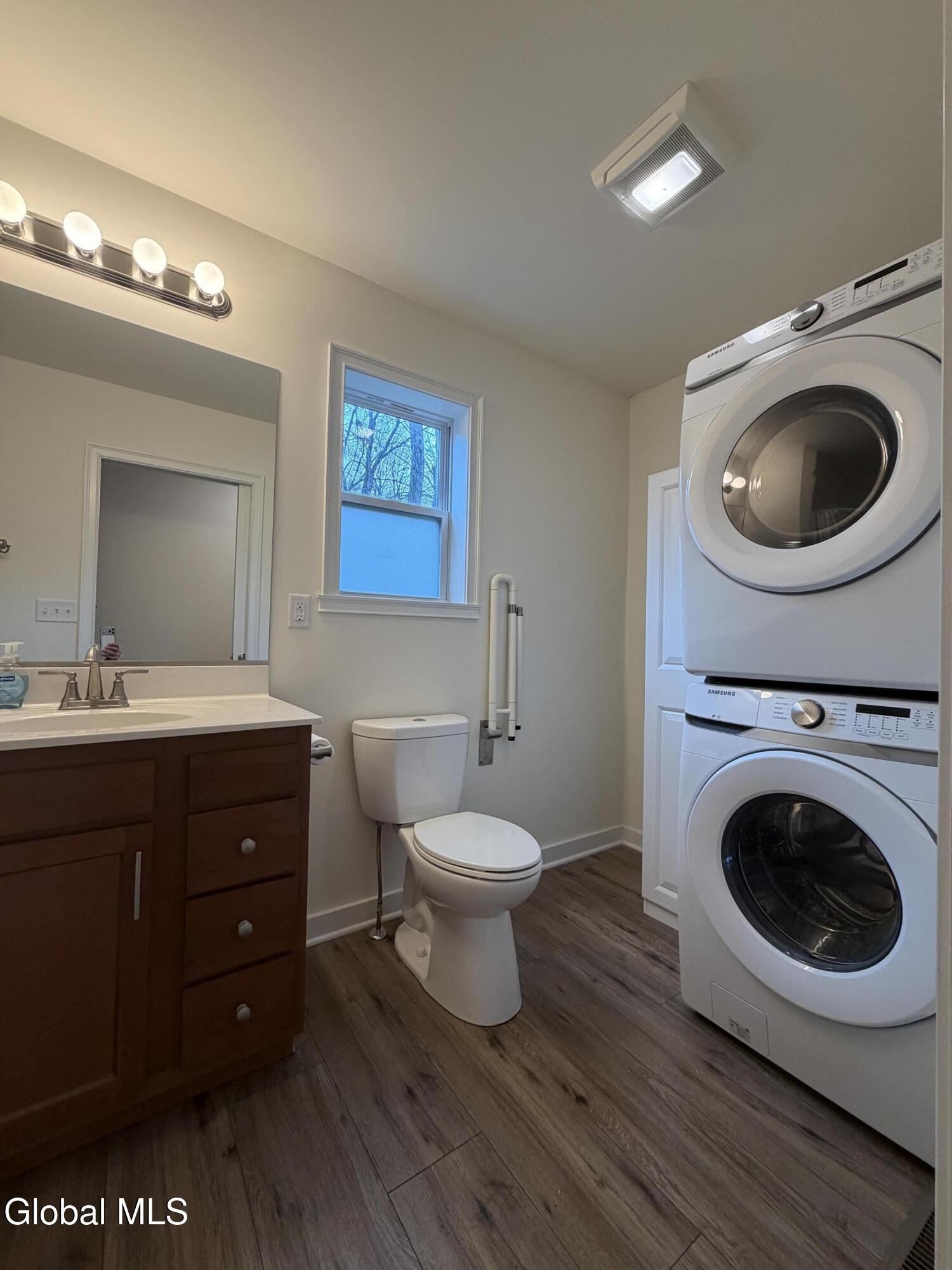 36 Vly Road, Unit 38B Colonie, NY 12205 - Photo 13 of 20 Full bath