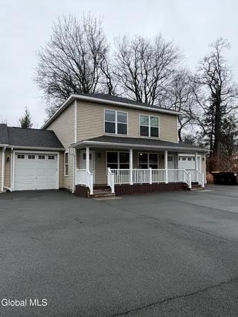 $2,300 | 36 Vly Road, Unit 38B, Colonie, NY 12205
