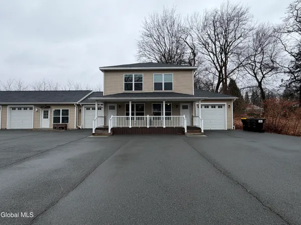 $2,300 | 36 Vly Road, Unit 38B, Colonie, NY 12205