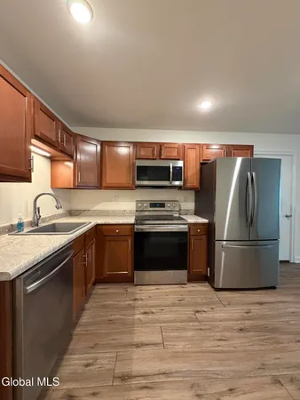 $2,300 | 36 Vly Road, Unit 38B, Colonie, NY 12205