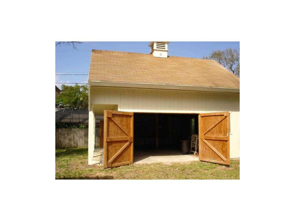 715 Banyan Road Vero Beach, FL 32963 - Photo 14 of 21 Gallery Image 14