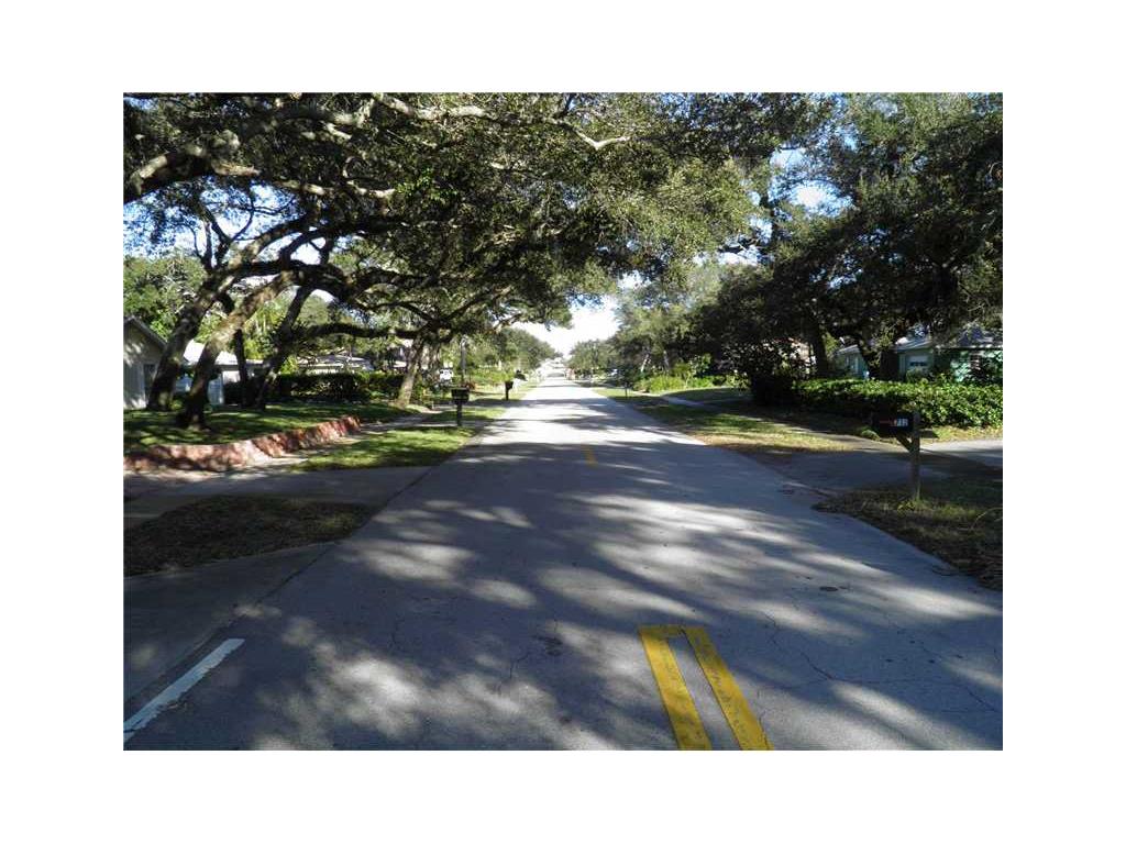 715 Banyan Road Vero Beach, FL 32963 - Photo 4 of 21 Gallery Image 4