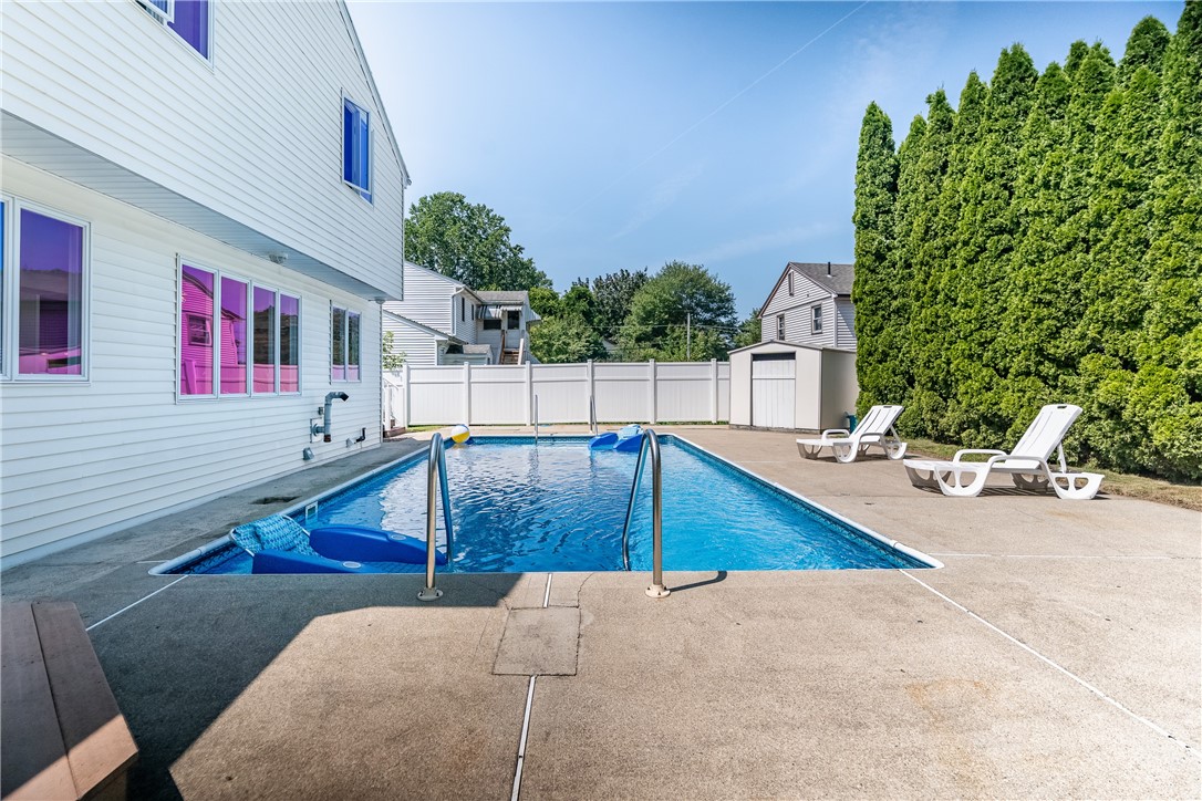 65 Seamans Street Woonsocket, RI 02895 - Photo 4 of 27 Gallery Image 4