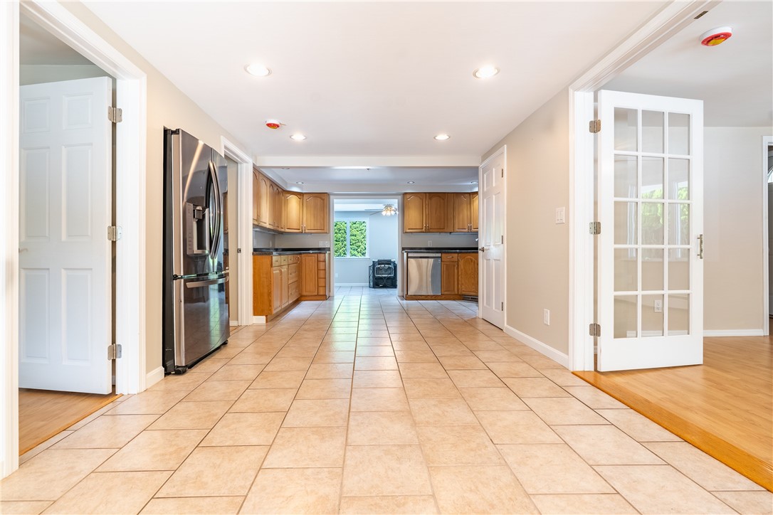 65 Seamans Street Woonsocket, RI 02895 - Photo 10 of 27 Gallery Image 10