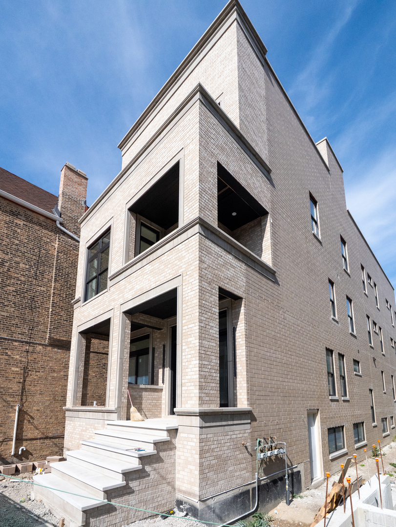 2471 North Clybourn Avenue, Unit 2 Chicago, IL 60614 - Photo 1 of 19