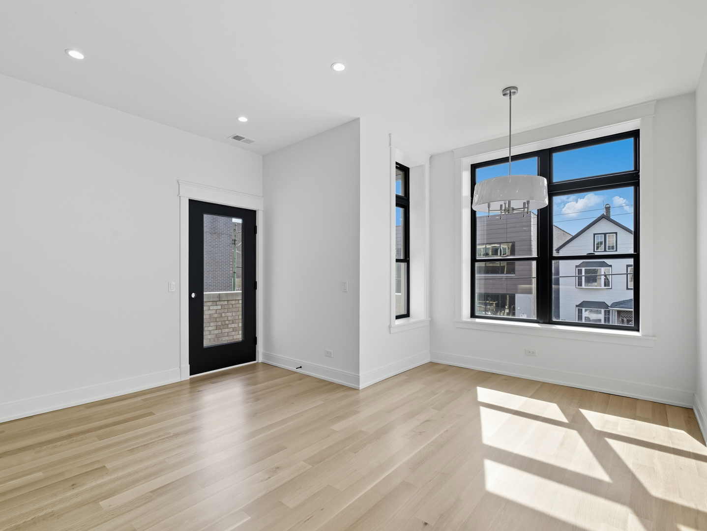 2471 North Clybourn Avenue, Unit 2 Chicago, IL 60614 - Photo 9 of 19