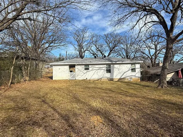 $1,395 | 2620 West Washington Street, Denison, TX 75020