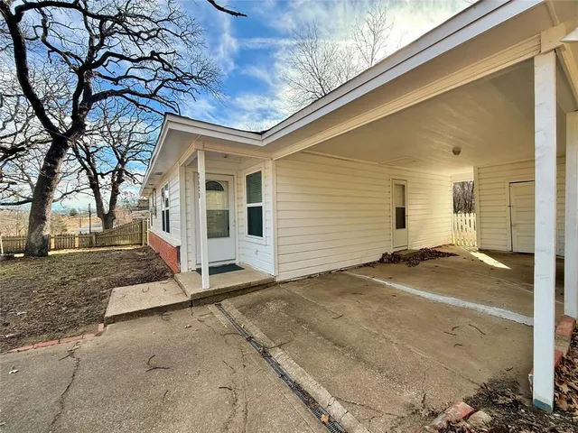 $1,395 | 2620 West Washington Street, Denison, TX 75020