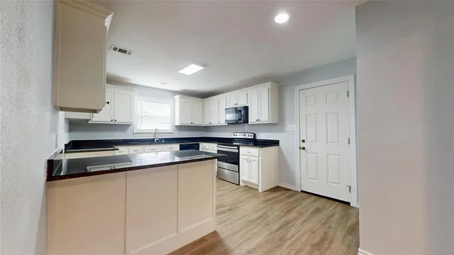 $1,395 | 2620 West Washington Street, Denison, TX 75020