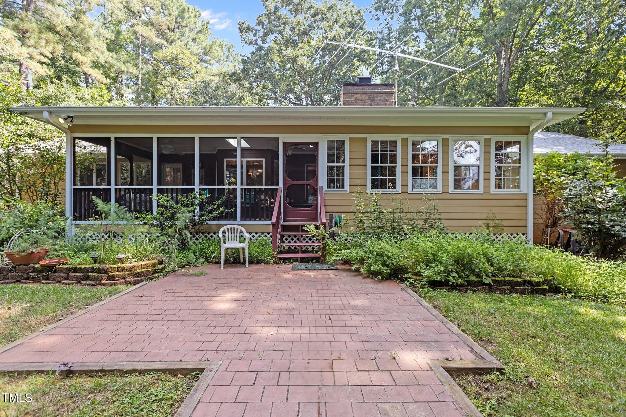 2836 Mattlyn Court Raleigh, NC 27613 - Photo 7 of 45 7
