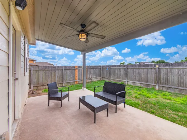 $215,000 | 109 Rainey Drive, Jarrell, TX 76537