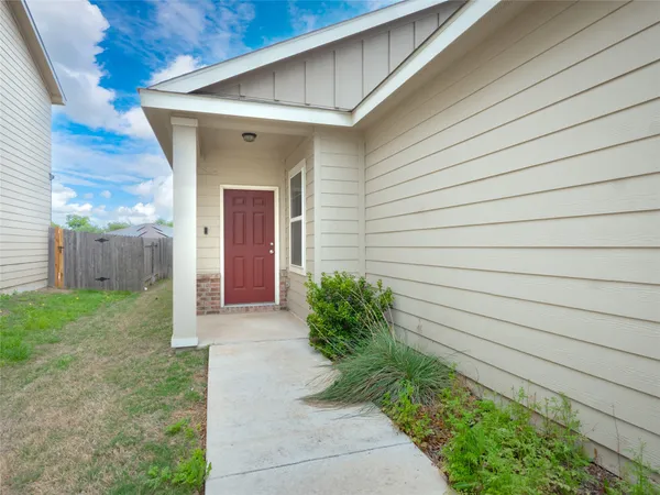 $215,000 | 109 Rainey Drive, Jarrell, TX 76537
