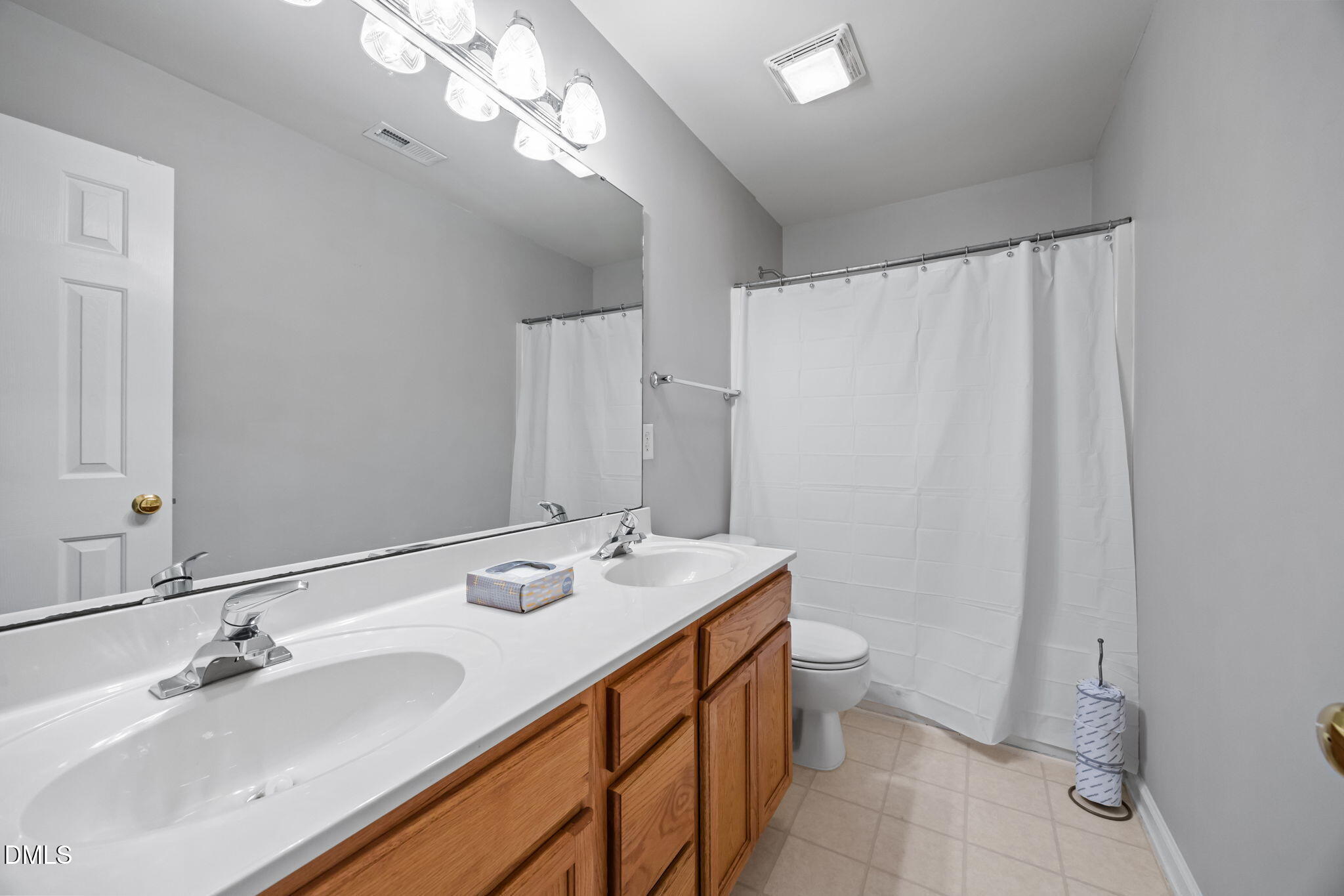 6 Upton Court Durham, NC 27713 - Photo 32 of 42 Full bath upstairs