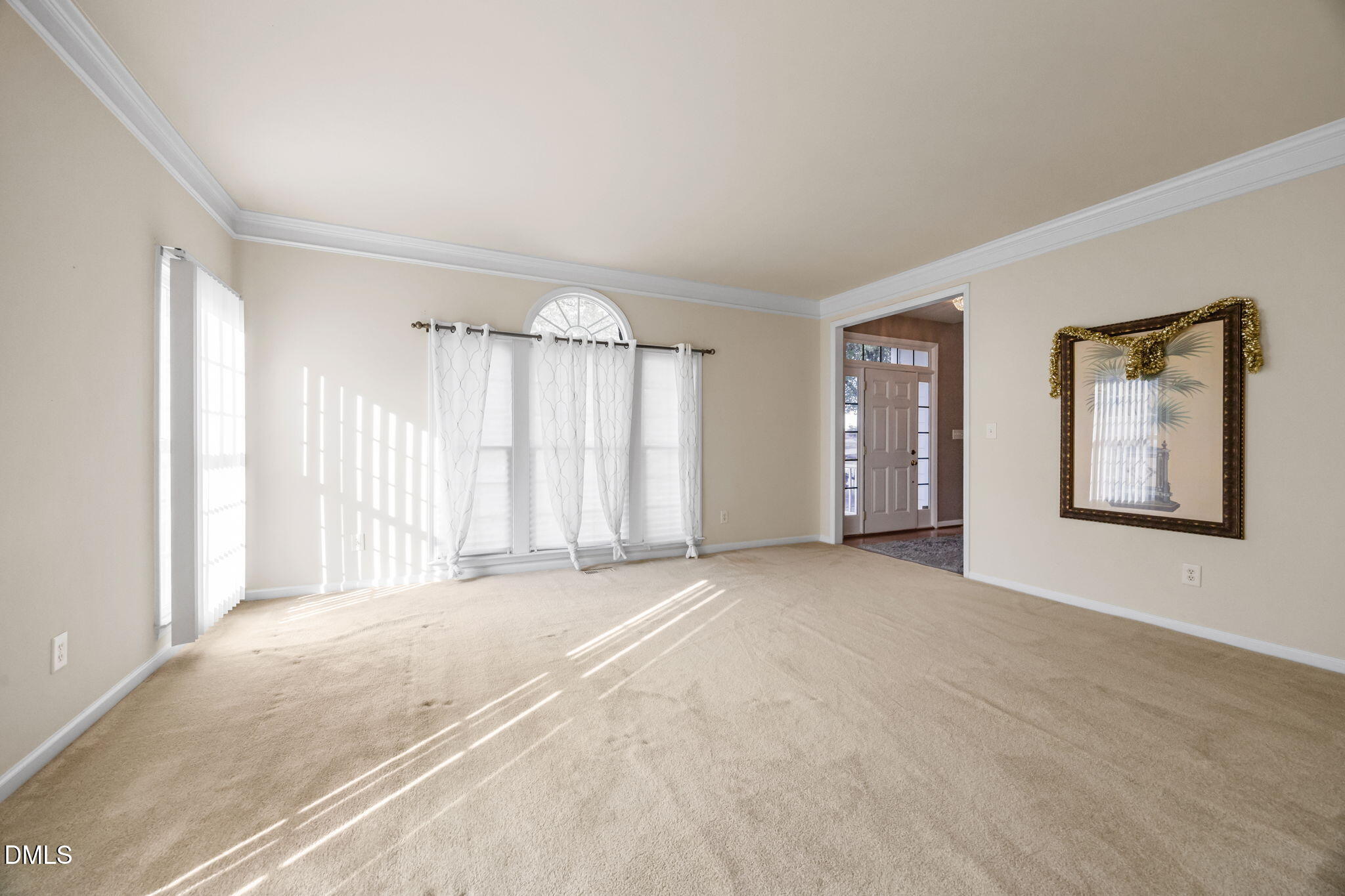 6 Upton Court Durham, NC 27713 - Photo 6 of 42 Living room