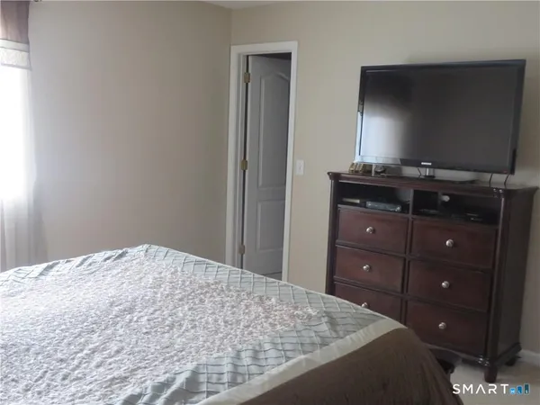 $2,550 | 68 Virginia Avenue, Unit 10, Danbury, CT 06810