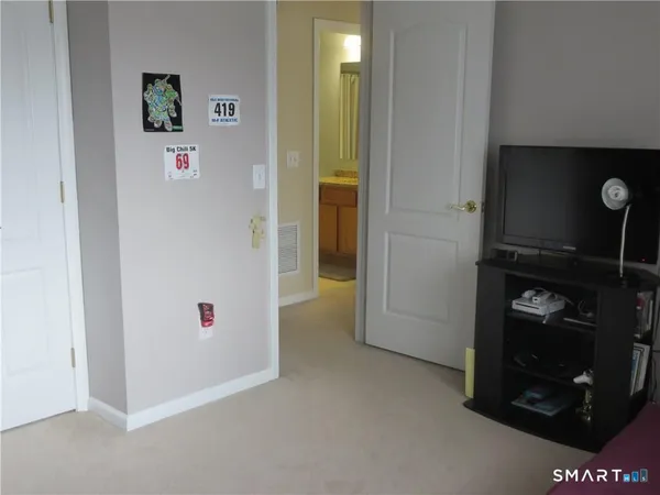 $2,550 | 68 Virginia Avenue, Unit 10, Danbury, CT 06810