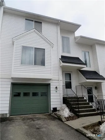 $2,550 | 68 Virginia Avenue, Unit 10, Danbury, CT 06810