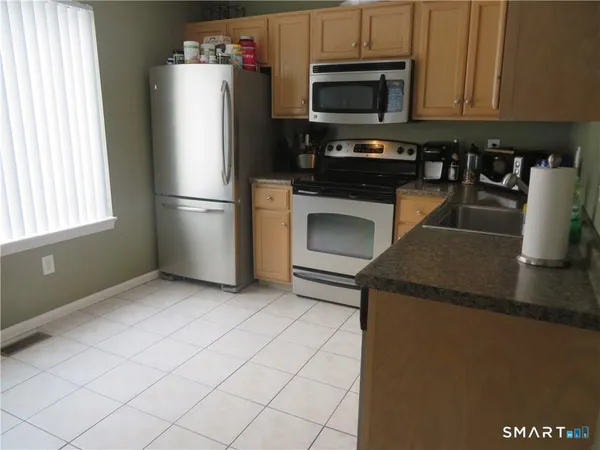 $2,550 | 68 Virginia Avenue, Unit 10, Danbury, CT 06810