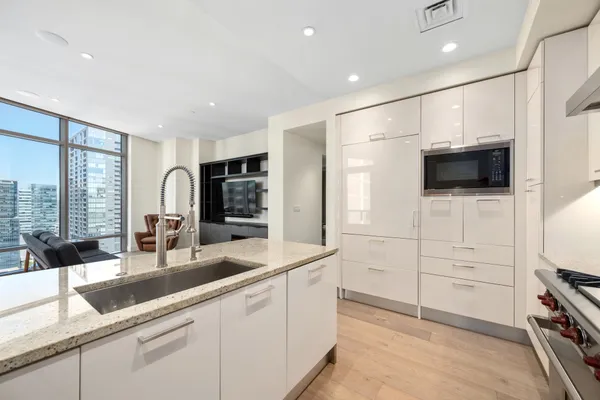 $1,700,000 | 200 Congress Avenue, Unit 26C, Austin, TX 78701