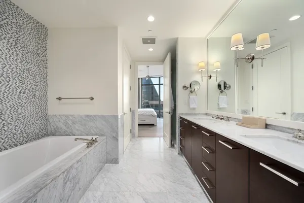 $1,700,000 | 200 Congress Avenue, Unit 26C, Austin, TX 78701