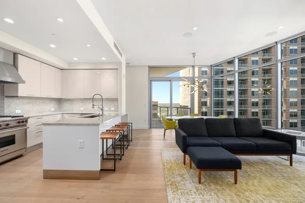 $1,700,000 | 200 Congress Avenue, Unit 26C, Austin, TX 78701