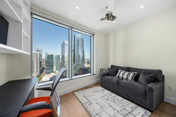 $1,700,000 | 200 Congress Avenue, Unit 26C, Austin, TX 78701