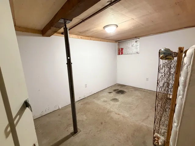 $80,000 | 10 Lindsay Street, Lincoln, ME 04457