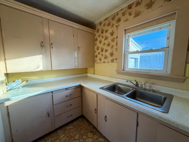 $80,000 | 10 Lindsay Street, Lincoln, ME 04457