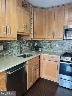 $344,000 | 5225 Pooks Hill Road, Unit 1404S, Bethesda, MD 20814