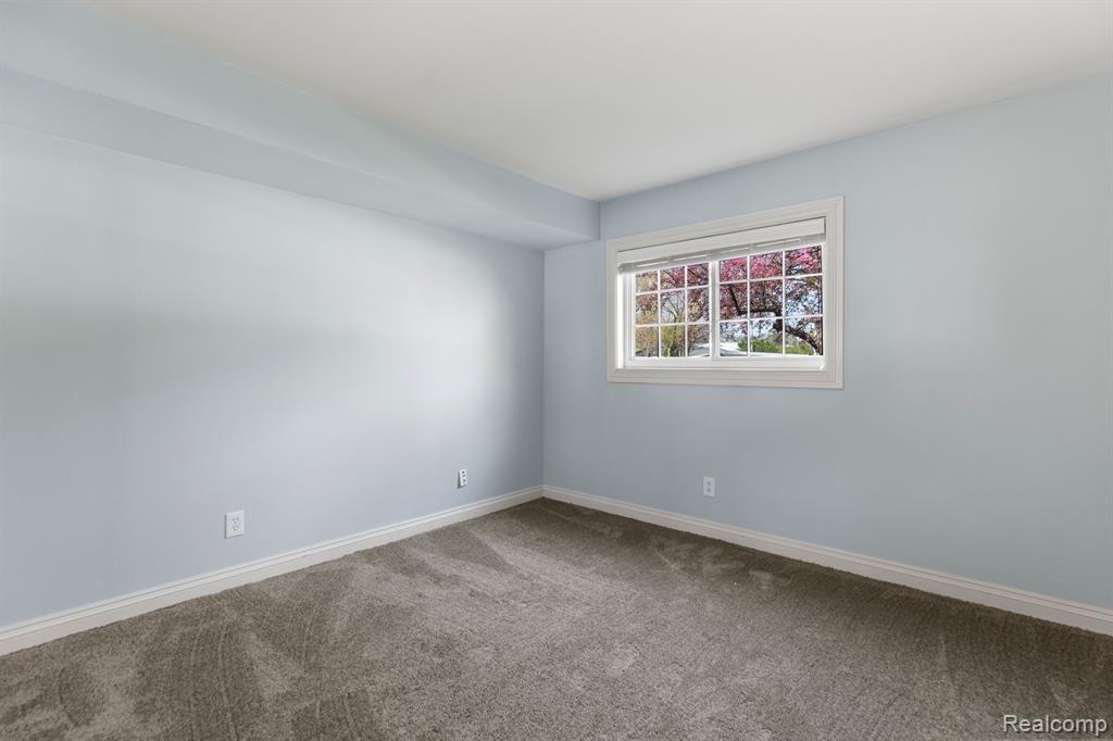 2247 Walton Boulevard, Unit 46 Rochester, MI 48309 - Photo 8 of 16