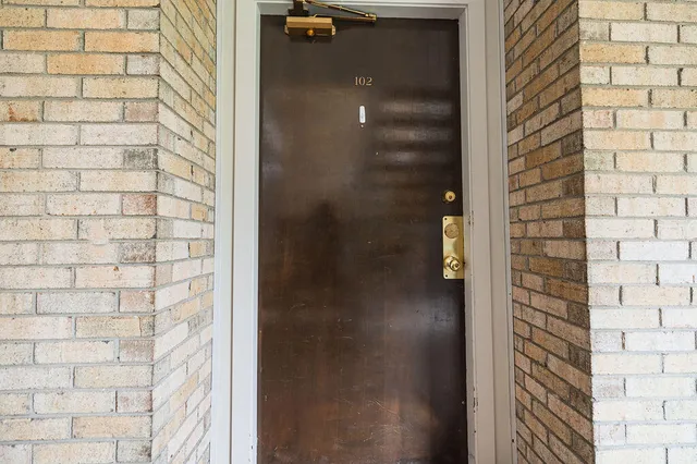 $180,000 | 16260 Mayfair Drive, Unit 102, Southfield, MI 48075