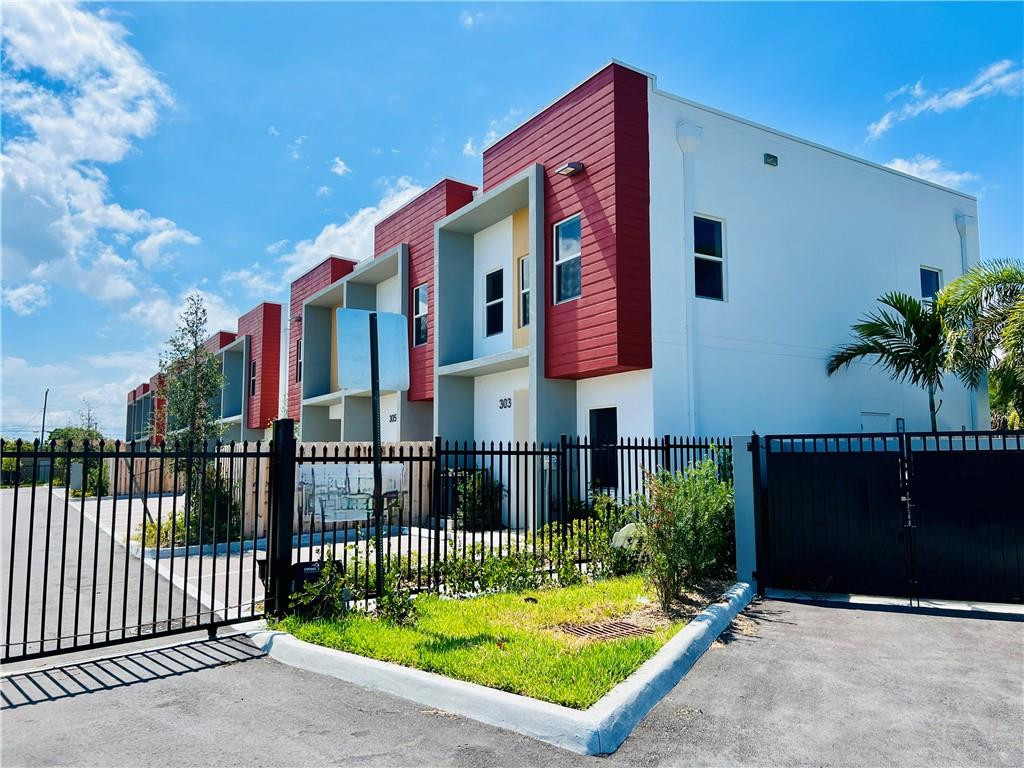 303 Foster Road, Unit 10 Hallandale Beach, FL 33009 - Photo 1 of 35 Photo 1