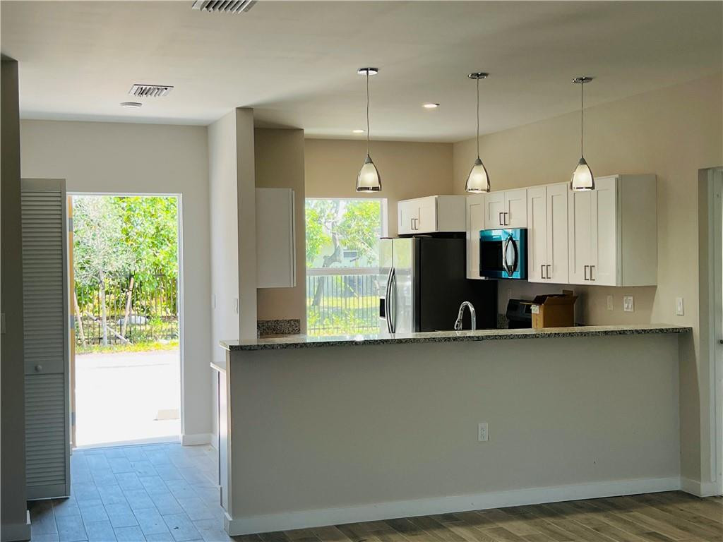 303 Foster Road, Unit 10 Hallandale Beach, FL 33009 - Photo 17 of 35 Photo 17