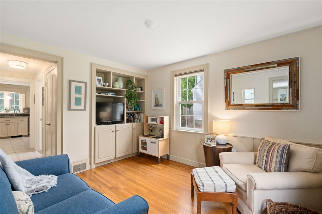 15 Killeen Road Walpole, MA 02032 - Photo 9 of 22