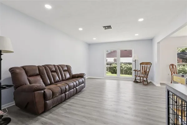 $459,000 | 1009 Black Knight Drive, Valrico, FL 33594