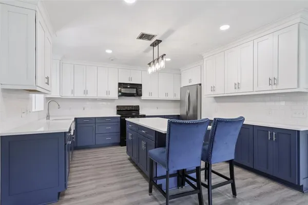 $459,000 | 1009 Black Knight Drive, Valrico, FL 33594