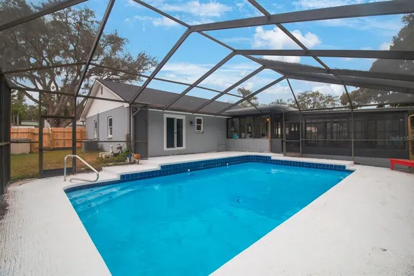 $459,000 | 1009 Black Knight Drive, Valrico, FL 33594