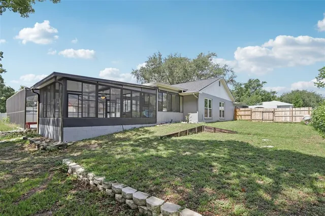 $471,000 | 1009 Black Knight Drive, Valrico, FL 33594