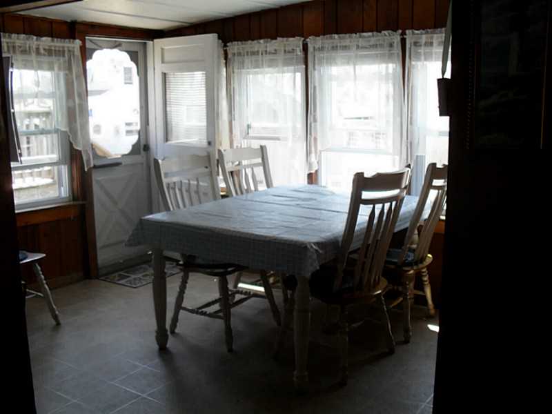 13 Tellier Road Narragansett, RI 02882 - Photo 3 of 12 Dining Area.