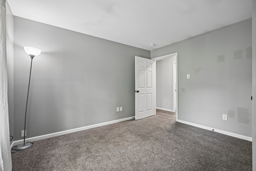 65 South Row Road Lunenburg, MA 01462 - Photo 18 of 41