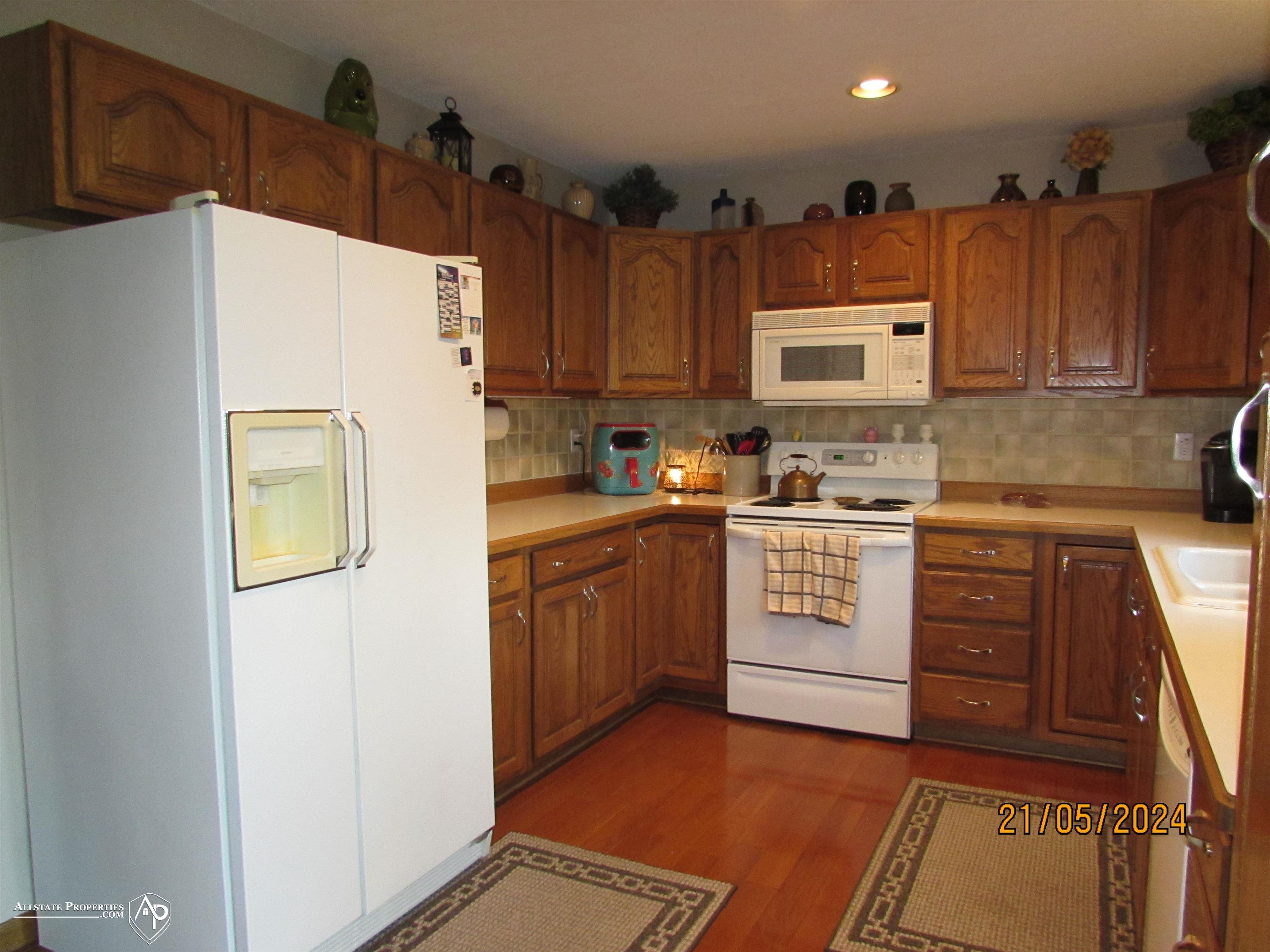 8025 East Potter Road Davison, MI 48423 - Photo 10 of 34 50142676-7bab0657-f783-4a1d-933e-3e9c4a7715e7.JPG