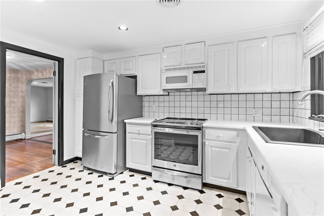 45 Rangeley Road Cranston, RI 02920 - Photo 11 of 35